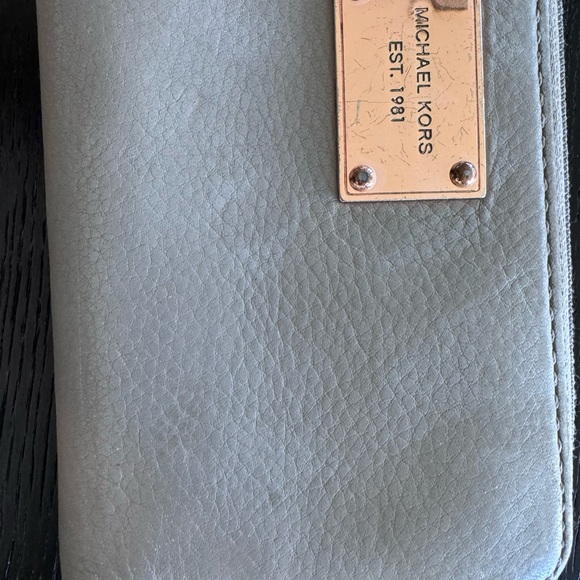 Michael Kors Grey Zip Around Wallet - Picture 3 of 5